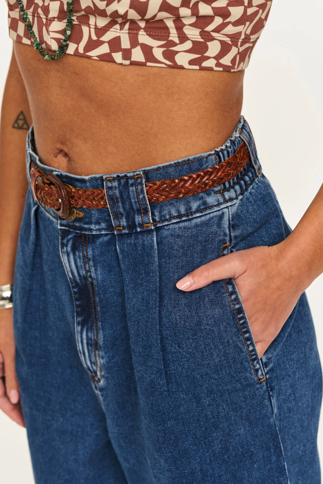 Lucy & Yak Addison - Tapered Denim Jeans in Mid Wash Blue Outlet