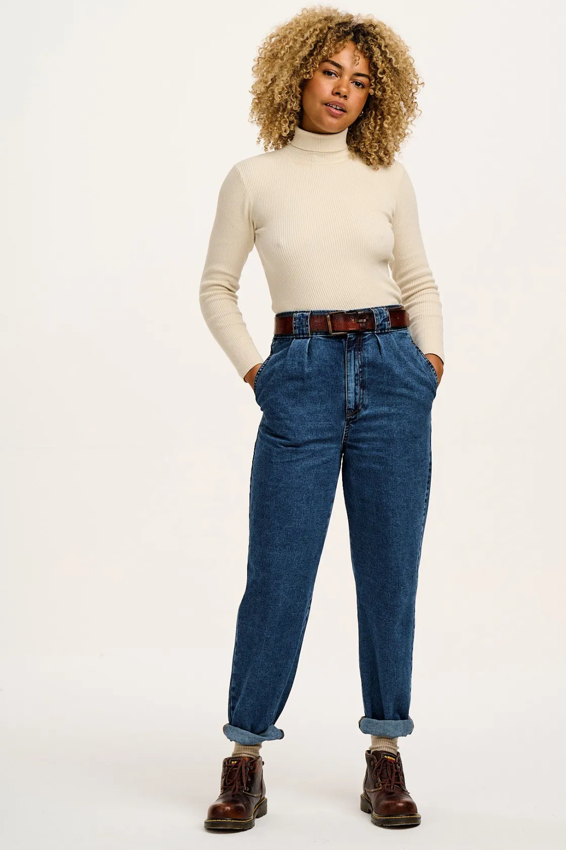 Lucy & Yak Addison - Tapered Denim Jeans in Mid Wash Blue Outlet