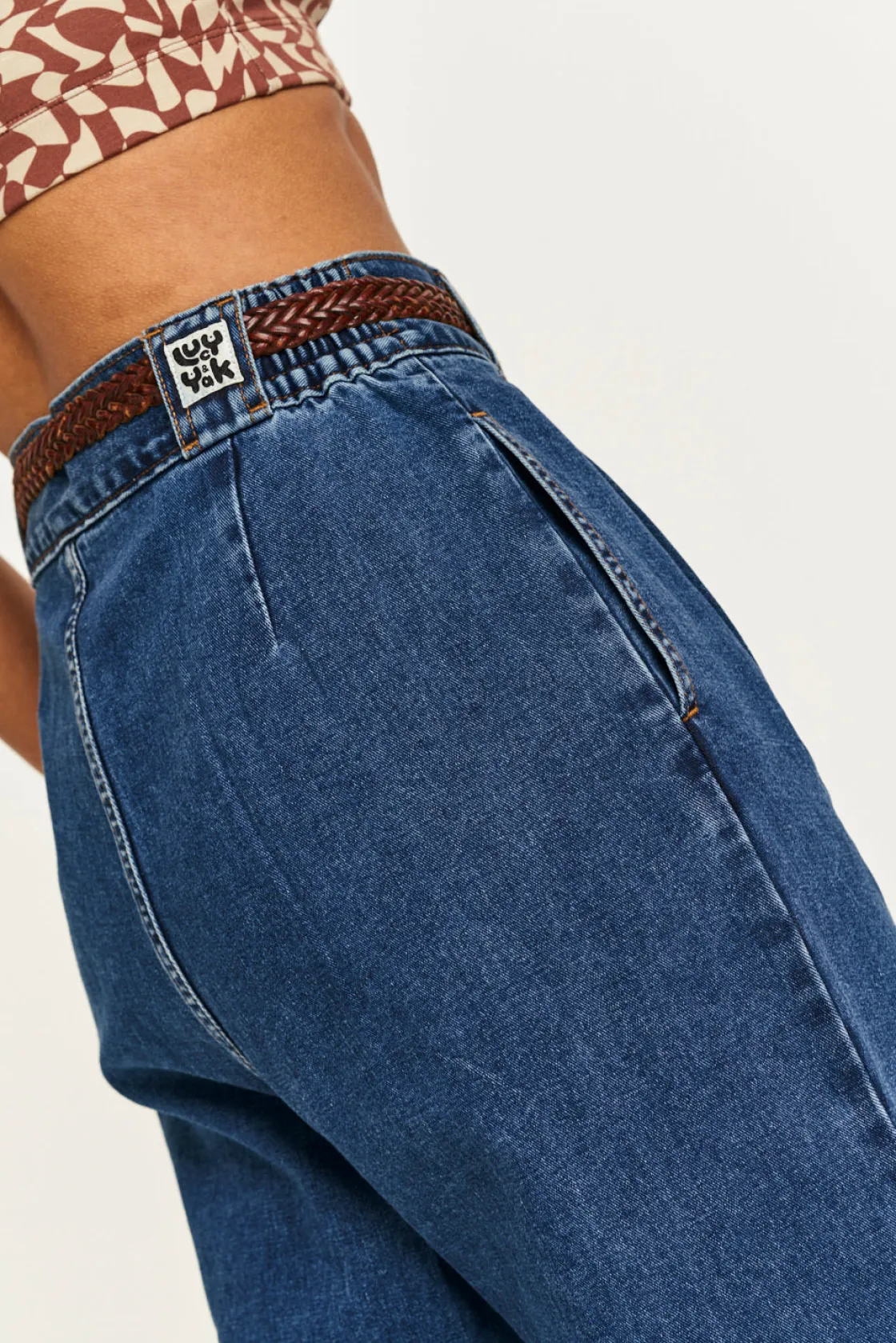 Lucy & Yak Addison - Tapered Denim Jeans in Mid Wash Blue Outlet