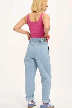 Lucy & Yak Addison - Tapered Denim Jeans in Light Wash Blue Outlet