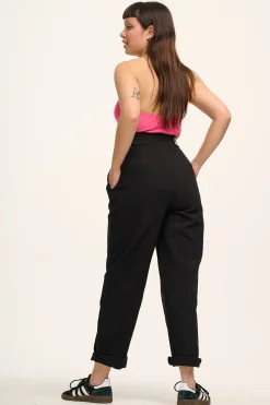 Lucy & Yak Addison - Tapered Twill Trousers in Black Hot
