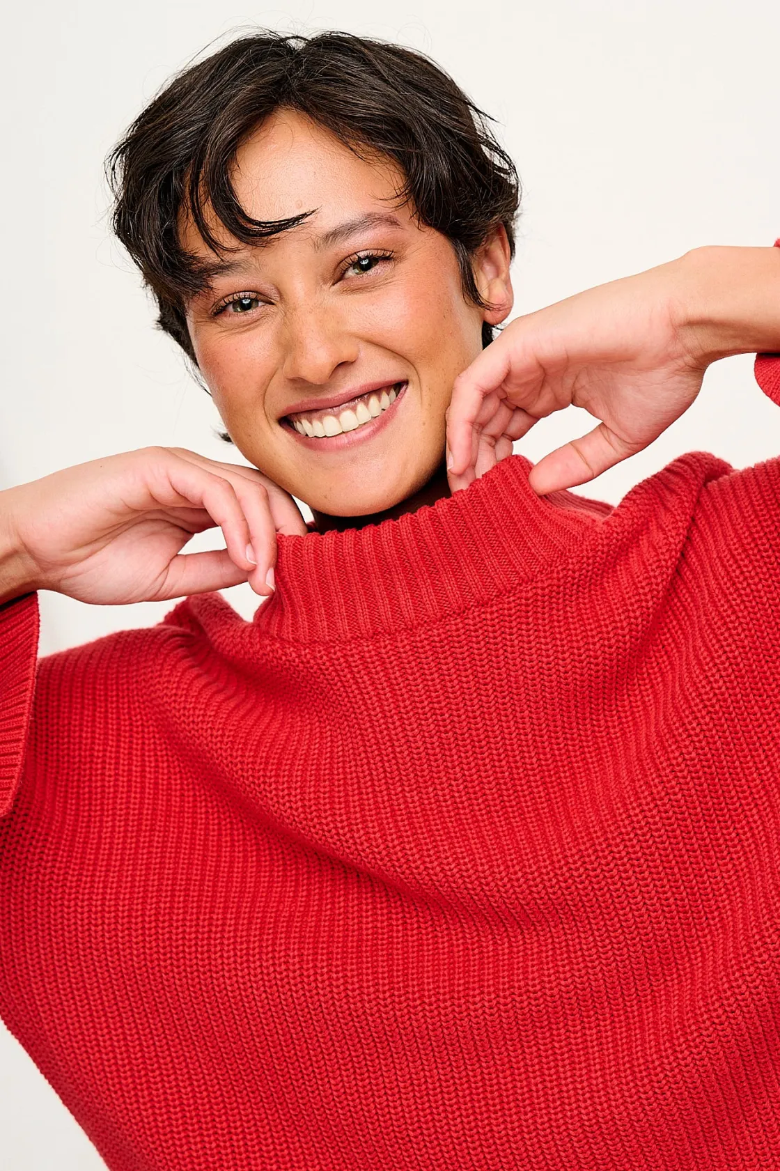 Lucy & Yak Amari - Oversized Knitted Jumper in Red Outlet