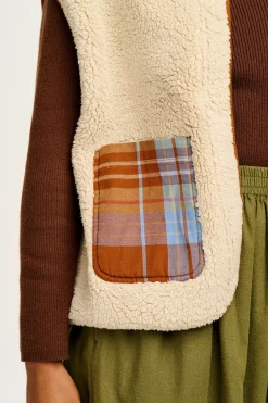 Lucy & Yak Aubrey - Borg Fleece Gilet in Ecru & Brown Fashion