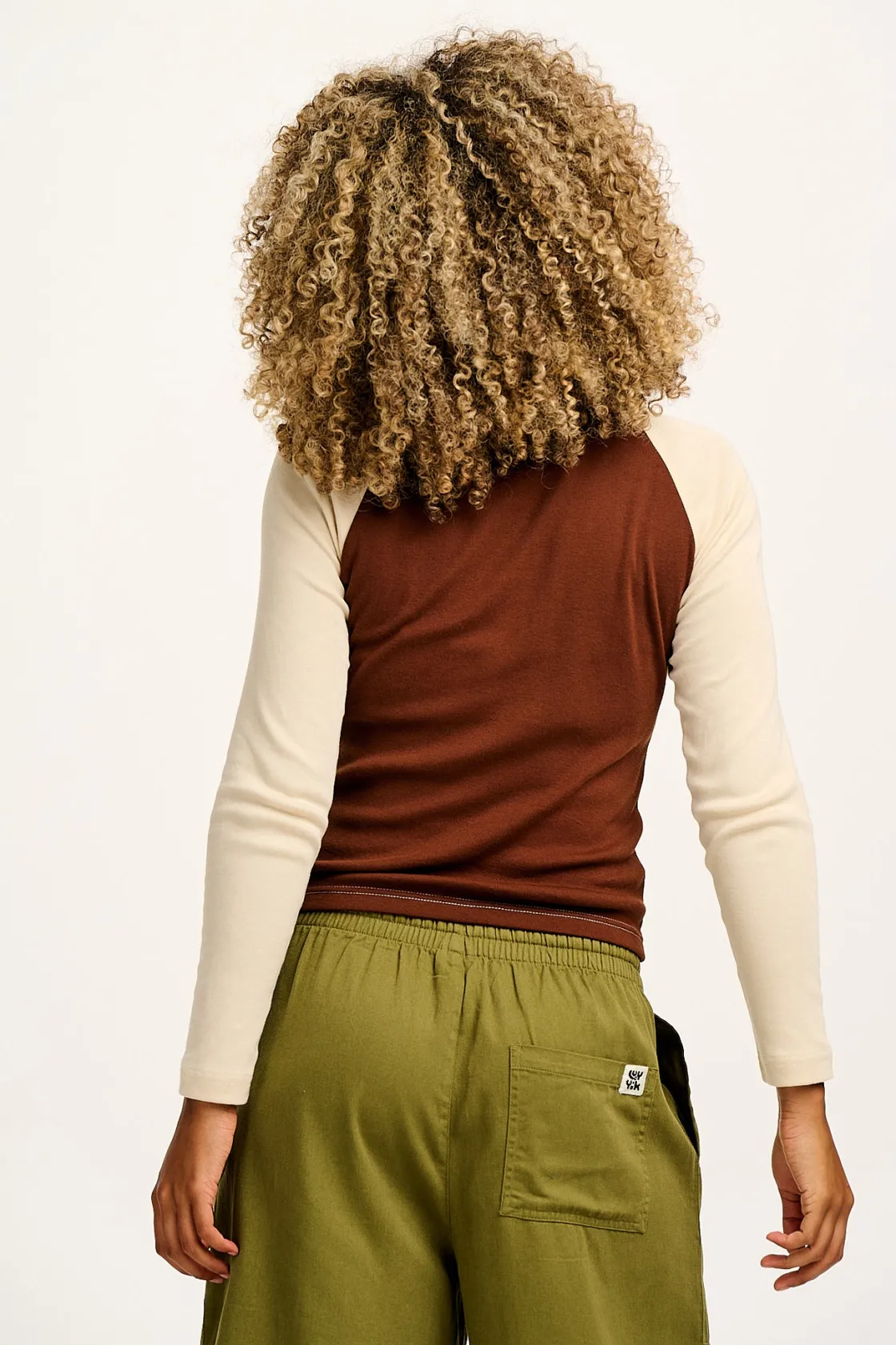 Lucy & Yak Avi - Long Sleeve Raglan Tee in Cream & Brown Block Discount