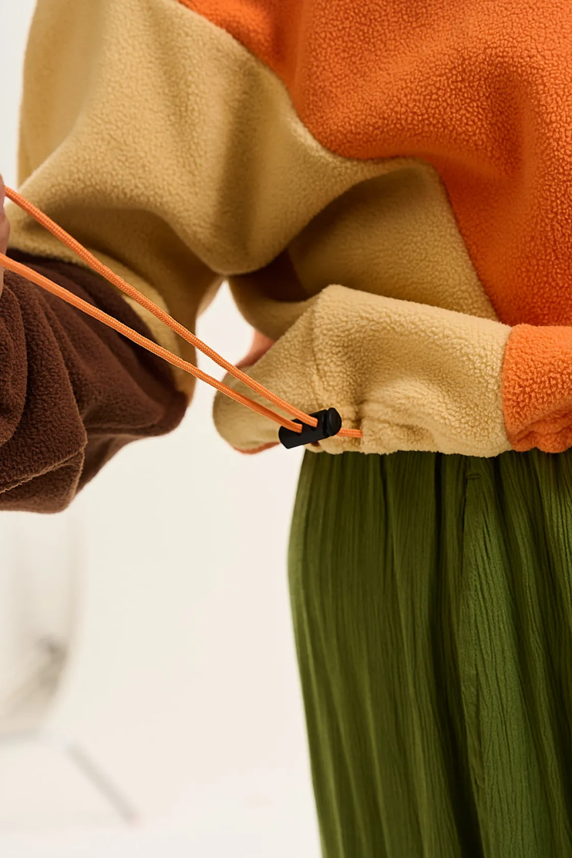 Lucy & Yak Blake - Cropped Polar Fleece in Orange, Cream & Brown Outlet