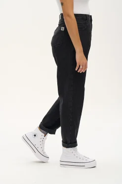 Lucy & Yak Dana - Mom Denim Jeans in Washed Black Online