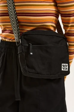 Lucy & Yak Dara - Crossbody Twill Bag in Black Hot