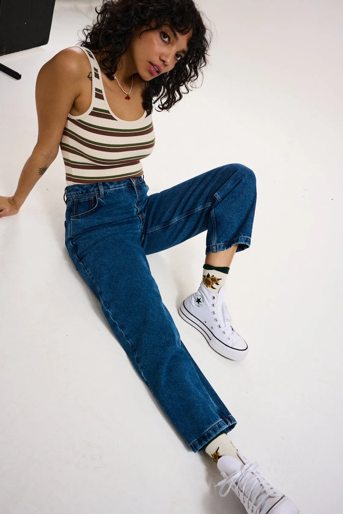 Lucy & Yak Drew - Straight Leg Denim Jeans in Mid Wash Blue Fashion