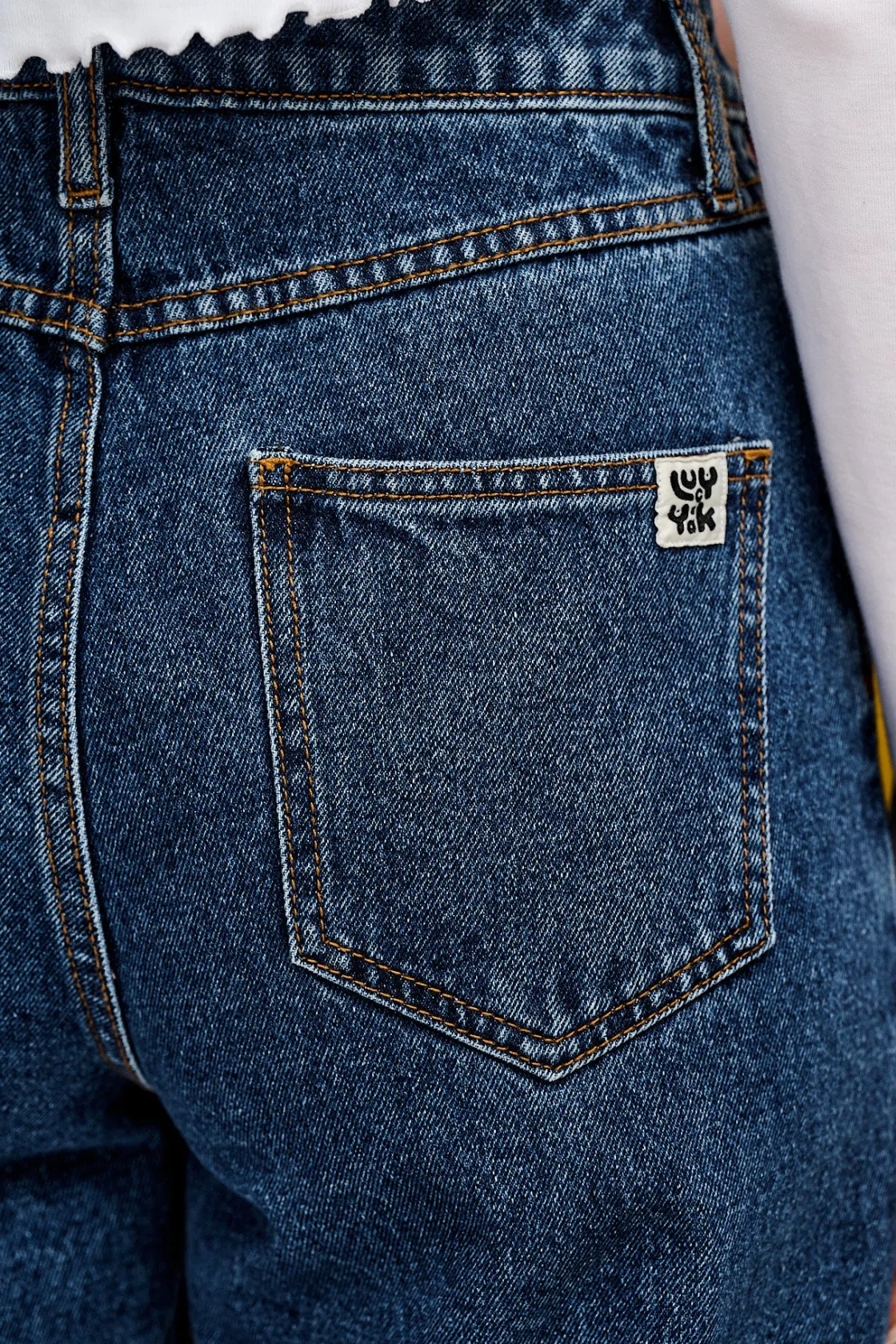 Lucy & Yak Drew - Straight Leg Denim Jeans in Mid Wash Blue Fashion