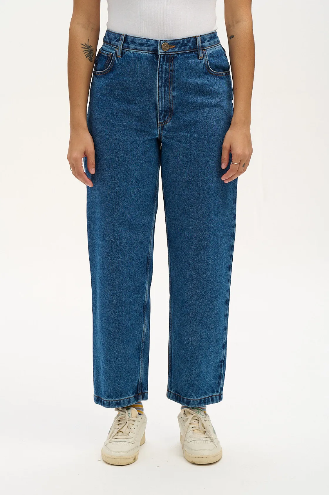 Lucy & Yak Drew - Straight Leg Denim Jeans in Mid Wash Blue Fashion