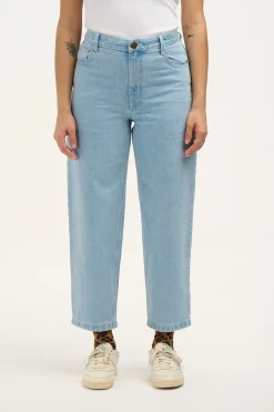 Lucy & Yak Drew - Straight Leg Denim Jeans in Light Wash Blue Best