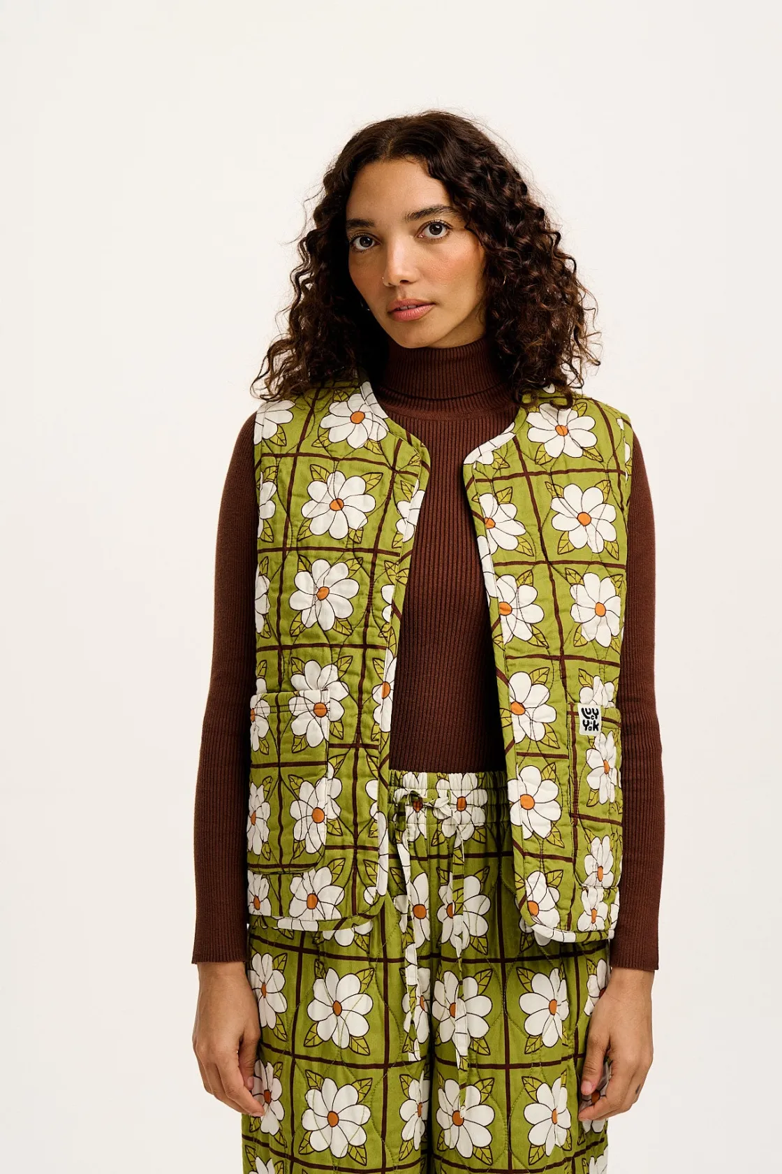 Lucy & Yak Emery - Reversible Quilted Gilet in Romneya Floral Print Sale