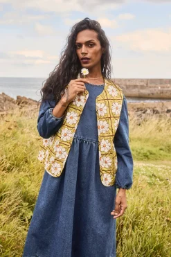 Lucy & Yak Emery - Reversible Quilted Gilet in Romneya Floral Print Sale