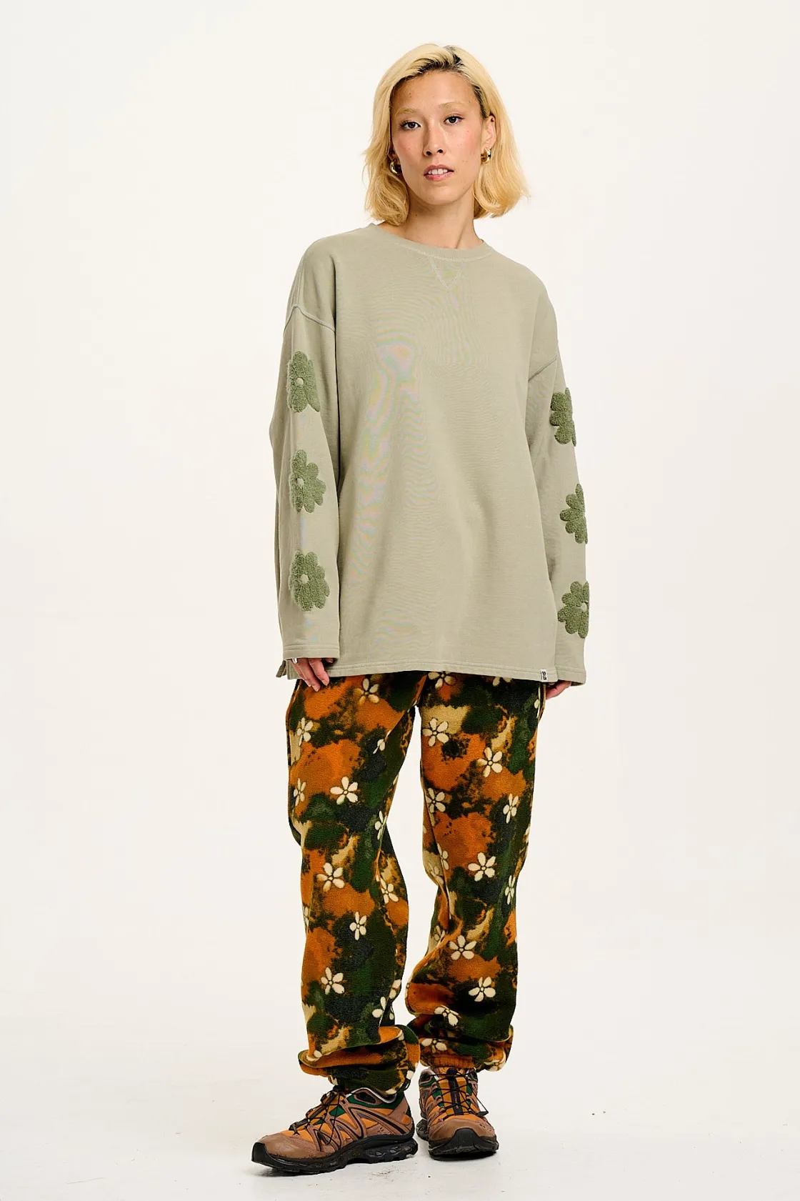 Lucy & Yak Jamie - Polar Fleece Joggers in Green Daisy Lu Print Fashion