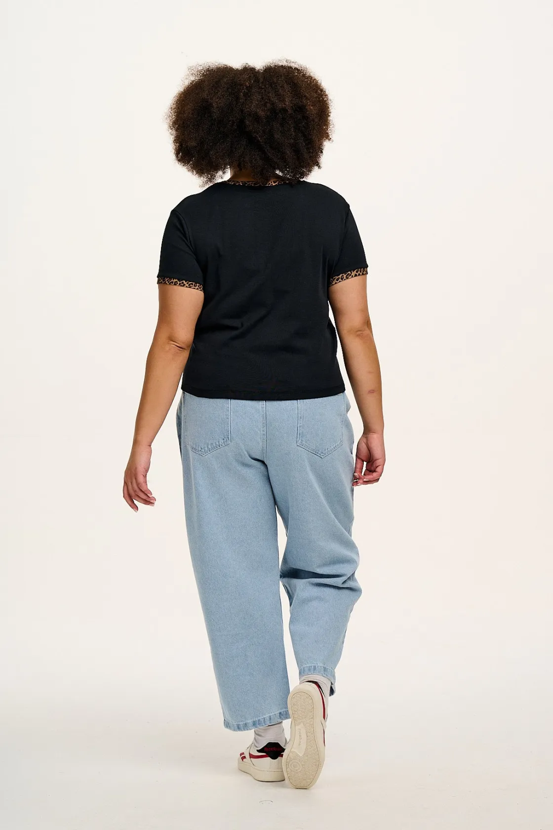 Lucy & Yak Maya - Cotton Tee in Black Leopard Print Outlet