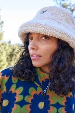 Lucy & Yak Travis - Borg Fleece Bucket Hat in Cream New